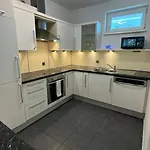 3 - Klimaanlage, Grosses Sofa, Cafe & Wlan, Selfcheckin, Parkplatz, Fuer 5 Gaeste Linec