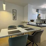 3 - Klimaanlage, Grosses Sofa, Cafe & Wlan, Selfcheckin, Parkplatz, Fuer 5 Gaeste Διαμέρισμα