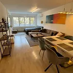 3 - Klimaanlage, Grosses Sofa, Cafe & Wlan, Selfcheckin, Parkplatz, Fuer 5 Gaeste * Linz