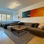 3 - Klimaanlage, Grosses Sofa, Cafe & Wlan, Selfcheckin, Parkplatz, Fuer 5 Gaeste