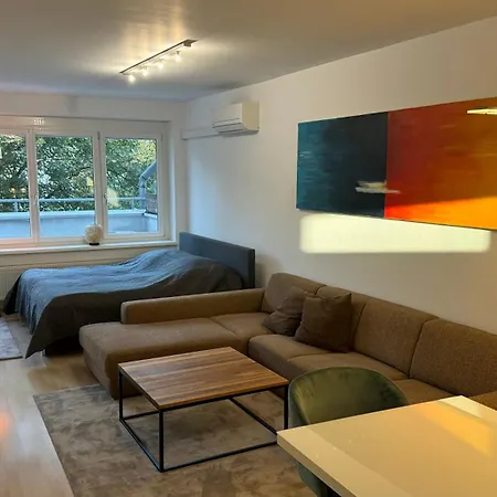 Apartment 3 - Klimaanlage, Grosses Sofa, Cafe & Wlan, Selfcheckin, Parkplatz, Fuer 5 Gaeste