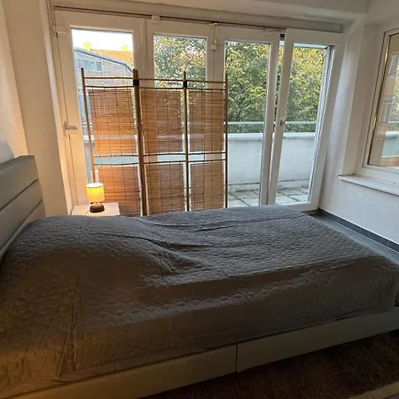 City Apartment Linz 3 Zimmer - Klimaanlage, Grosses Sofa, Cafe & Wlan, Selfcheckin, Parkplatz, Fuer 5 Gaeste *