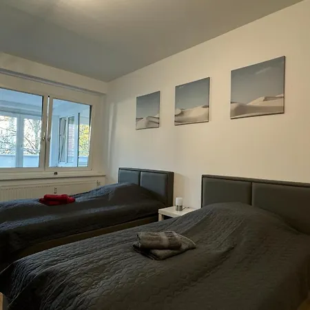 3 - Klimaanlage, Grosses Sofa, Cafe & Wlan, Selfcheckin, Parkplatz, Fuer 5 Gaeste דירה