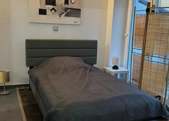 شقة City Apartment Linz 3 Zimmer - Klimaanlage, Grosses Sofa, Cafe & Wlan, Selfcheckin, Parkplatz, Fuer 5 Gaeste *