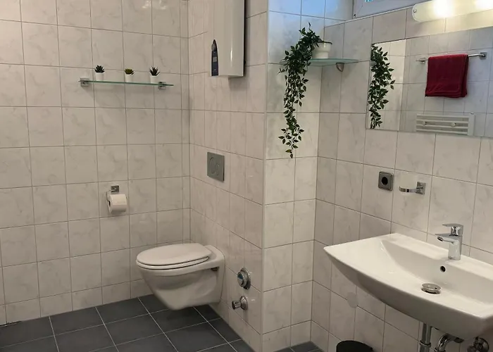 3 - Klimaanlage, Grosses Sofa, Cafe & Wlan, Selfcheckin, Parkplatz, Fuer 5 Gaeste Apartman