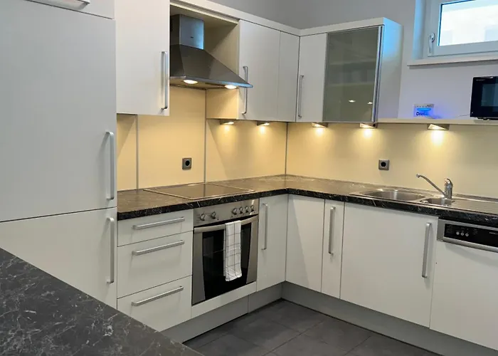 3 - Klimaanlage, Grosses Sofa, Cafe & Wlan, Selfcheckin, Parkplatz, Fuer 5 Gaeste * Λιντς