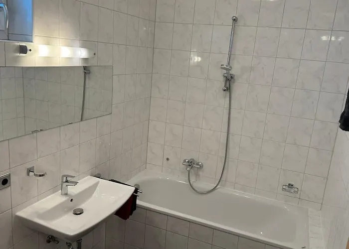 City Apartment Linz 3 Zimmer - Klimaanlage, Grosses Sofa, Cafe & Wlan, Selfcheckin, Parkplatz, Fuer 5 Gaeste شقة