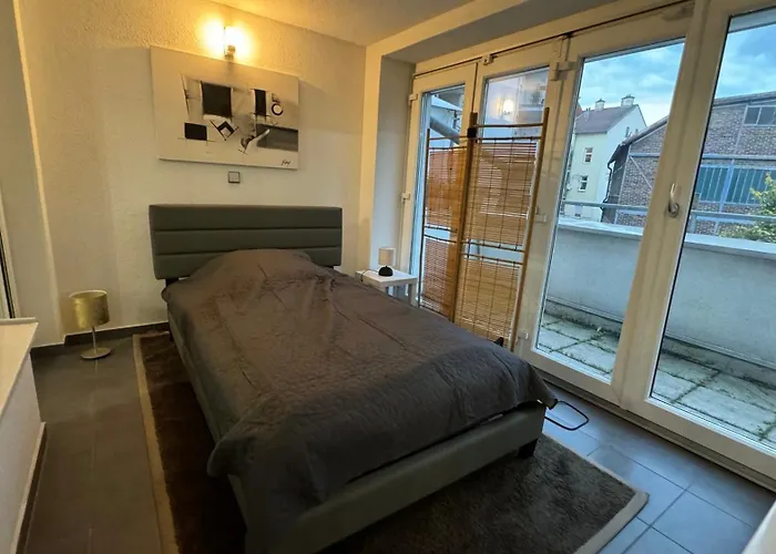 شقة City Apartment Linz 3 Zimmer - Klimaanlage, Grosses Sofa, Cafe & Wlan, Selfcheckin, Parkplatz, Fuer 5 Gaeste لينتز