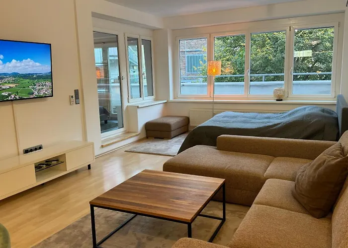 3 - Klimaanlage, Grosses Sofa, Cafe & Wlan, Selfcheckin, Parkplatz, Fuer 5 Gaeste Apartment *