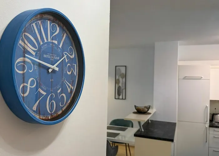 Apartment 3 - Klimaanlage, Grosses Sofa, Cafe & Wlan, Selfcheckin, Parkplatz, Fuer 5 Gaeste *